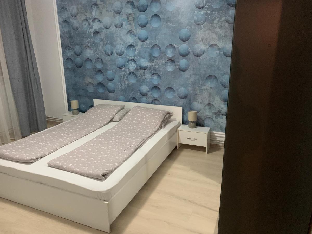 Confort Apartment Mediaş Buitenkant foto