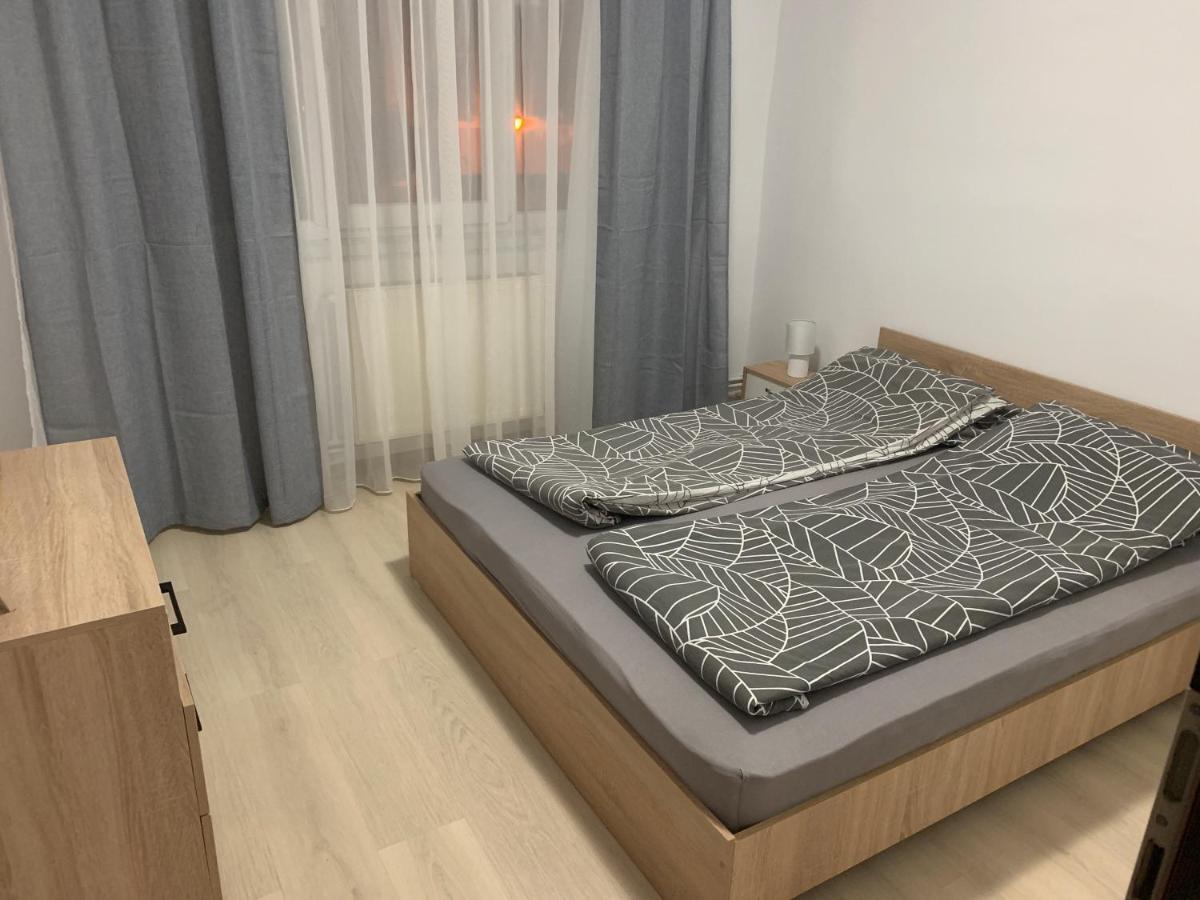 Confort Apartment Mediaş Buitenkant foto